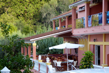 Hier kann man sein Frühstück auch einnehmen  im Hotel Penelope auf der Insel Korfu.
