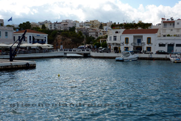 Kleiner Hafen auf der Insel Kreta.