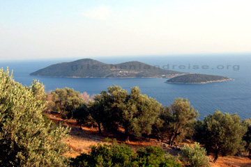 Die Insel Samiopoula ist eine kleine vorgelagerte Insel vor der Küste von Samos im Osten von Griechenland.