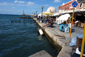 Urlaubsträume, Gemütlicher Hafen auf der Ferieninsel Kreta in Griechenland
