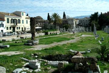 Römischer Markt bei der Besichtigung in Athen beim Griechenland Urlaub.