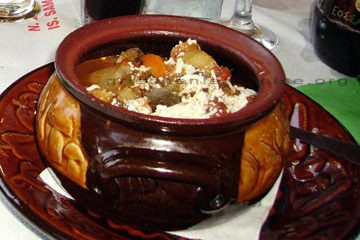 Bharani Eintopf im Restaurant auf der Insel Samos, beim Griechenland Urlaub 2011.