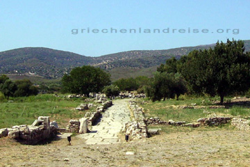 Heilige Straße im Heraion mit dem Hera Tempel auf der Insel Samos in Griechenland in der Nähe von Ireon die erst im 18. Jahrhundert ausgegraben wurde.