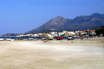 Anblick von Karlovassi auf der griechischen Insel Samos.