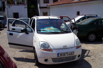 Mietwagen den wir uns beim Griechenland Urlaub im August 2011 auf der Insel Samos gebucht hatten, einen weißen Chevrolet Kleinwagen.