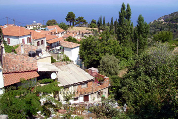 Vourliotes Bergdorf auf der griechischen Insel Samos.
